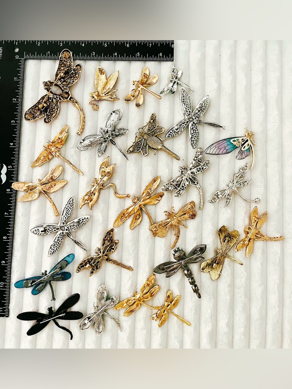 25Pcs Assorted Dragonfly & Insect Brooch Pin Lot - Colorful Crystal Accents - Picture 2 of 2